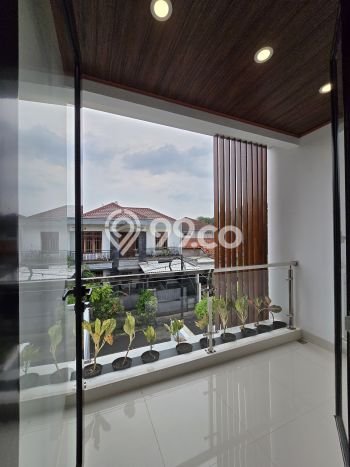 Siap Huni Rumah Mewah 4 Kamar di Duren Sawit Dekat ke Mana Pun Siap Huni Rumah Mewah 4 Kamar di Duren Sawit Dekat ke Mana Pun