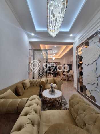 Rumah di Rawamangun, Jakarta Timur, Luas 135m² Bangunan 200m² Rumah di Rawamangun, Jakarta Timur, Luas 135m² Bangunan 200m²