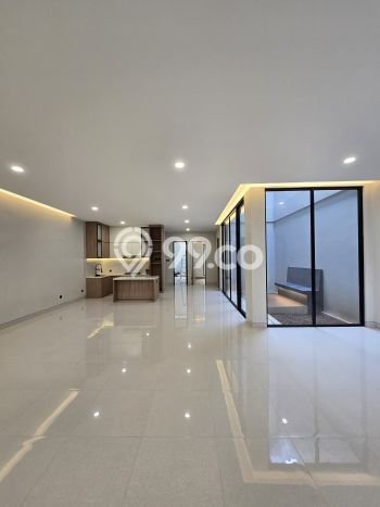 Rumah Terawat area Duren Sawit, Jakarta Timur, Luas Tanah 192m², LB 231m² Rumah Terawat area Duren Sawit, Jakarta Timur, Luas Tanah 192m², LB 231m²