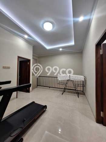 Rumah di Rawamangun, Jakarta Timur, Luas 135m² Bangunan 200m² Rumah di Rawamangun, Jakarta Timur, Luas 135m² Bangunan 200m²