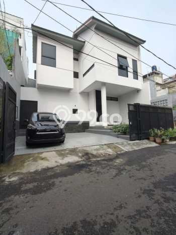 Rumah Elit Modern Tanpa Renovasi di Rawamangun Jakarta Timur Rumah Elit Modern Tanpa Renovasi di Rawamangun Jakarta Timur