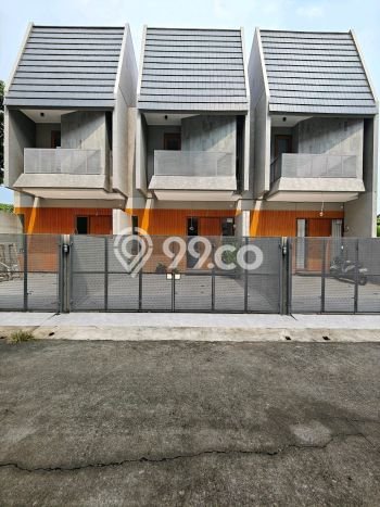 For Sale Hunian Rumah Terawat 3 KT di Pondok Gede, Bekasi For Sale Hunian Rumah Terawat 3 KT di Pondok Gede, Bekasi