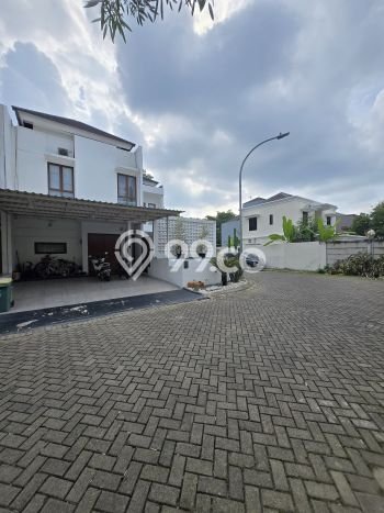 Siap Huni Hunian Elit 4 Kamar di Cakung Dekat ke Mana Saja Siap Huni Hunian Elit 4 Kamar di Cakung Dekat ke Mana Saja