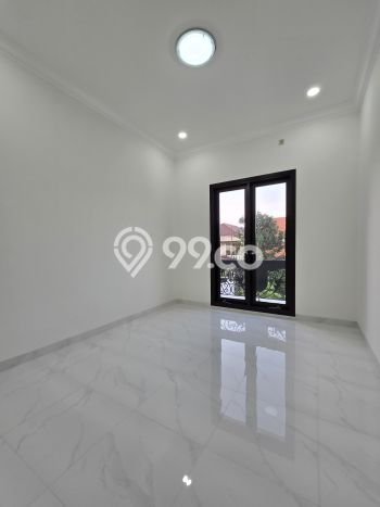 DIJUAL CEPAT! Rumah Pondok Bambu, Jakarta Timur, Luas 140m² Bangunan 250m² DIJUAL CEPAT! Rumah Pondok Bambu, Jakarta Timur, Luas 140m² Bangunan 250m²