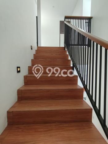 Rumah Elit Modern Tanpa Renovasi di Rawamangun Jakarta Timur Rumah Elit Modern Tanpa Renovasi di Rawamangun Jakarta Timur