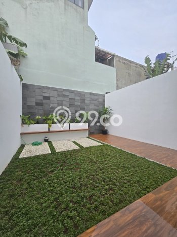 Siap Huni Rumah Mewah 4 Kamar di Duren Sawit Dekat ke Mana Pun Siap Huni Rumah Mewah 4 Kamar di Duren Sawit Dekat ke Mana Pun