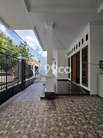 Hunian Mewah Siap Huni LT 175m2 di Duren Sawit, Jakarta Timur Hunian Mewah Siap Huni LT 175m2 di Duren Sawit, Jakarta Timur