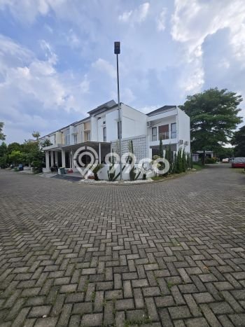Siap Huni Hunian Elit 4 Kamar di Cakung Dekat ke Mana Saja Siap Huni Hunian Elit 4 Kamar di Cakung Dekat ke Mana Saja