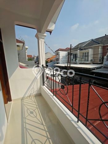 Rumah Minimalis 3 KT di Pondok Bambu Jakarta Timur Semi Furnished Rumah Minimalis 3 KT di Pondok Bambu Jakarta Timur Semi Furnished