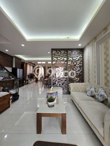 Rumah Luxury Modern Tanpa Renovasi di Pondok Kelapa Jakarta Timur Rumah Luxury Modern Tanpa Renovasi di Pondok Kelapa Jakarta Timur