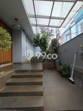Rumah Mewah Siap Huni LT 202m2 di Cempaka Putih, Jakarta Pusat Rumah Mewah Siap Huni LT 202m2 di Cempaka Putih, Jakarta Pusat
