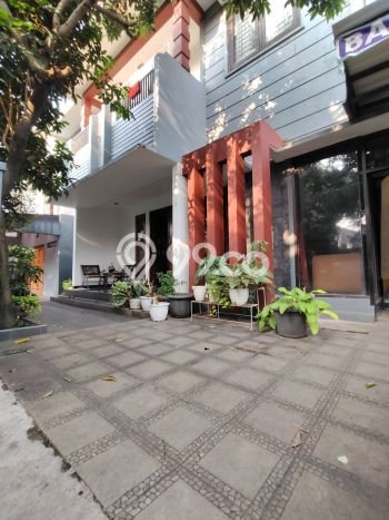 Ready to Use! Premium House LT 266m2 Desain Elegan di Cipinang Ready to Use! Premium House LT 266m2 Desain Elegan di Cipinang