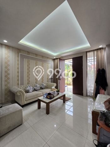 Rumah Luxury Modern Tanpa Renovasi di Pondok Kelapa Jakarta Timur Rumah Luxury Modern Tanpa Renovasi di Pondok Kelapa Jakarta Timur