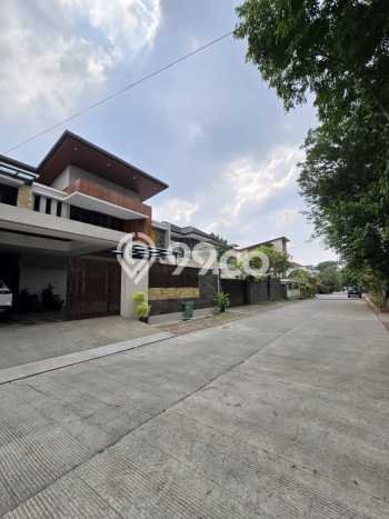 Rumah Luxury Modern Tanpa Renovasi di Pondok Kelapa Jakarta Timur Rumah Luxury Modern Tanpa Renovasi di Pondok Kelapa Jakarta Timur