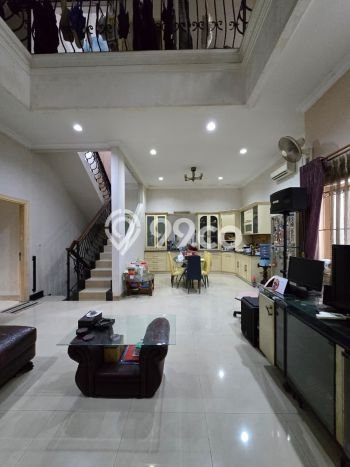 Jual Rumah Luas Elegan Dengan View Eksklusif di Cipinang, Jakarta Timur Jual Rumah Luas Elegan Dengan View Eksklusif di Cipinang, Jakarta Timur