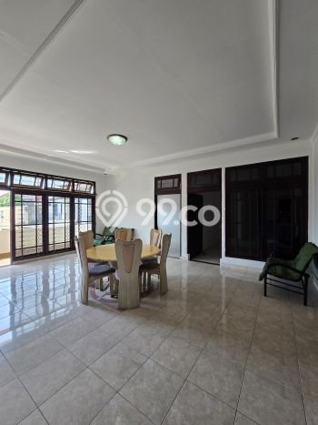 Jual Rumah Luas Elegan Dengan View Cantik di Pondok Bambu, Jakarta Timur Jual Rumah Luas Elegan Dengan View Cantik di Pondok Bambu, Jakarta Timur