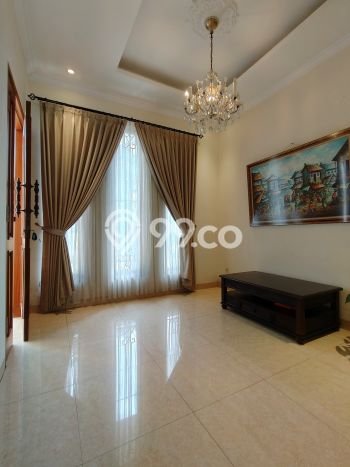 Dijual Rumah Mewah Elegan Dengan View Eksklusif di Cibubur, Jakarta Timur Dijual Rumah Mewah Elegan Dengan View Eksklusif di Cibubur, Jakarta Timur