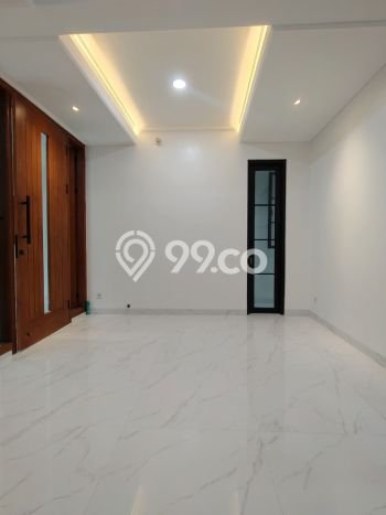 For Sale Rumah 5 Kamar Lokasi Ideal Bagus dan Strategis di Cinere For Sale Rumah 5 Kamar Lokasi Ideal Bagus dan Strategis di Cinere