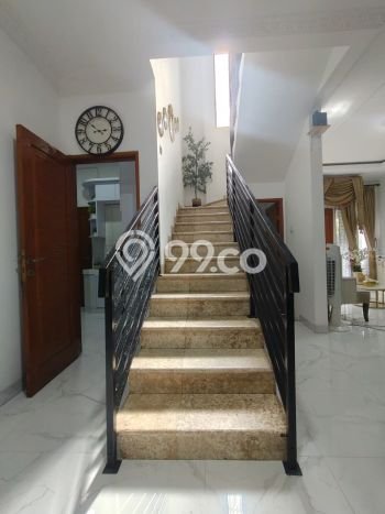 Rumah Luxury Modern Tanpa Renovasi di Condet Jakarta Timur Rumah Luxury Modern Tanpa Renovasi di Condet Jakarta Timur
