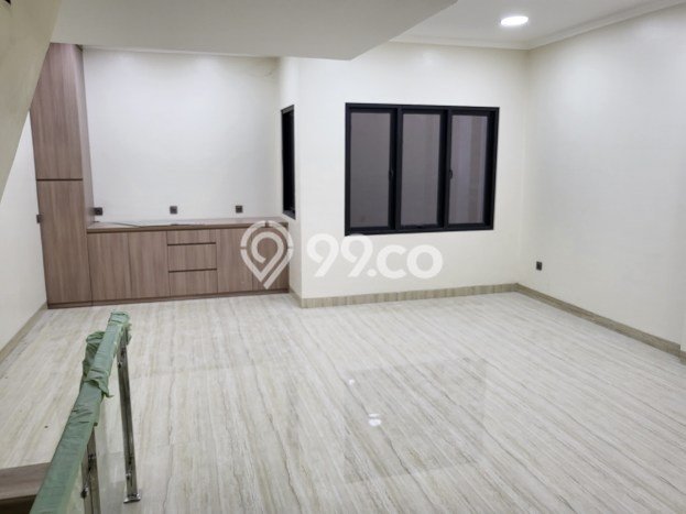 Dijual Rumah Luas Elegan Dengan View Eksklusif di Joglo, Jakarta Barat Dijual Rumah Luas Elegan Dengan View Eksklusif di Joglo, Jakarta Barat