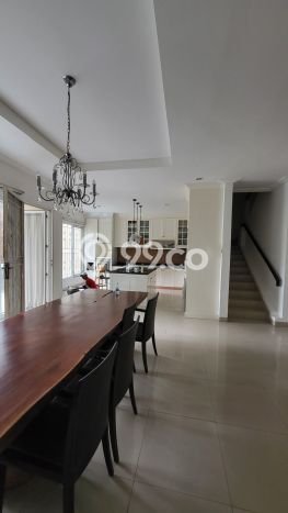 Dijual Rumah Luas Megah Dengan View Cantik di Ulujami, Jakarta Selatan Dijual Rumah Luas Megah Dengan View Cantik di Ulujami, Jakarta Selatan