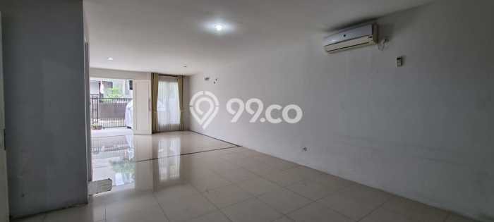 Rumah Asri area Puri Indah, 3 KM, Lingkungan Strategis, LT 160m² Bangunan 220m² Rumah Asri area Puri Indah, 3 KM, Lingkungan Strategis, LT 160m² Bangunan 220m²