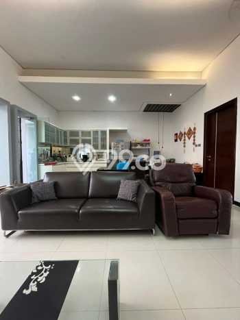 For Sale! Luxury House LT 220m2 Desain Modern di Sukomanunggal For Sale! Luxury House LT 220m2 Desain Modern di Sukomanunggal