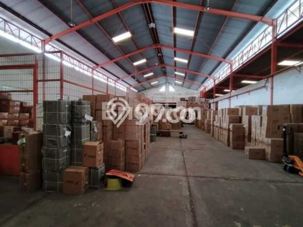 Unit Gudang Dijual di Blimbing Malang Luas Tanah 1487m2, Luas Bangunan 1980m2 Unit Gudang Dijual di Blimbing Malang Luas Tanah 1487m2, Luas Bangunan 1980m2