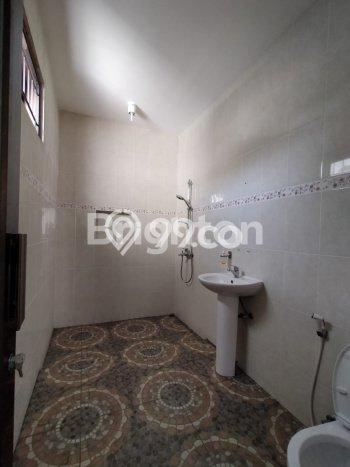 Siap Huni Rumah Mewah 4 Kamar di Klojen Dekat ke Mana Saja Siap Huni Rumah Mewah 4 Kamar di Klojen Dekat ke Mana Saja