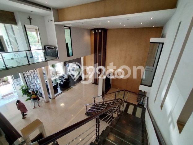 Unit Gudang Dijual di Blimbing Malang Luas Tanah 1487m2, Luas Bangunan 1980m2 Unit Gudang Dijual di Blimbing Malang Luas Tanah 1487m2, Luas Bangunan 1980m2