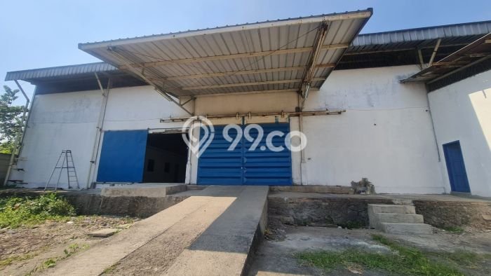 Area Ramai! Gudang Dijual di Cileungsi untuk Bisnis Luas Bangunan 1700m2 Area Ramai! Gudang Dijual di Cileungsi untuk Bisnis Luas Bangunan 1700m2