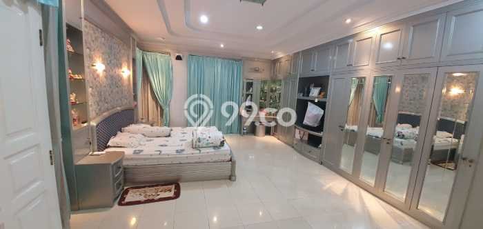 Rumah Mewah LB 313m2 Siap Huni Desain Elegan di Kalideres, Jakarta Barat Rumah Mewah LB 313m2 Siap Huni Desain Elegan di Kalideres, Jakarta Barat