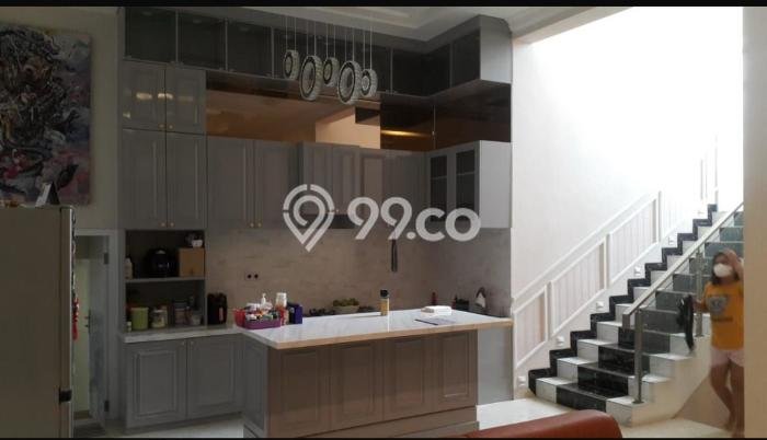 Jual Rumah Luas Elegan Dengan View Eksklusif di Taman Surya, Jakarta Barat Jual Rumah Luas Elegan Dengan View Eksklusif di Taman Surya, Jakarta Barat