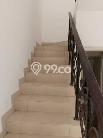 Rumah Elit Modern Tanpa Renovasi di Green Lake City Jakarta Barat Rumah Elit Modern Tanpa Renovasi di Green Lake City Jakarta Barat