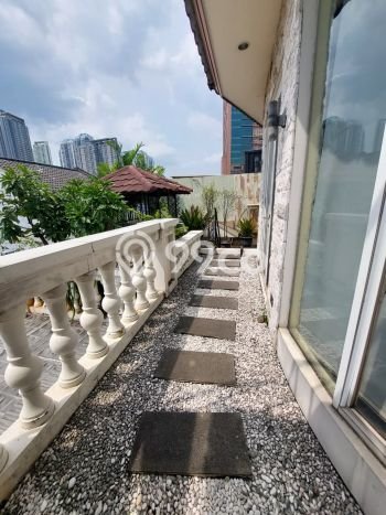 Rumah Mewah LB 770m2 Siap Pakai Desain Elegan di Slipi, Jakarta Barat Rumah Mewah LB 770m2 Siap Pakai Desain Elegan di Slipi, Jakarta Barat
