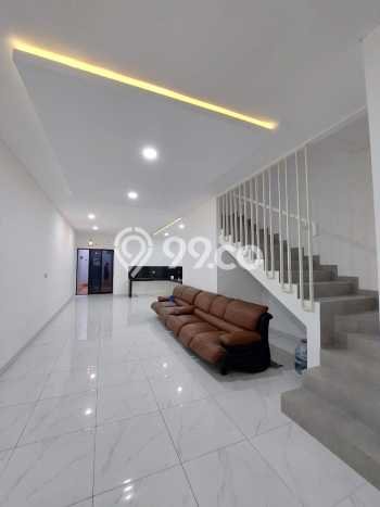 Jual Rumah Mewah Elegan Dengan View Cantik di Meruya, Jakarta Barat Jual Rumah Mewah Elegan Dengan View Cantik di Meruya, Jakarta Barat