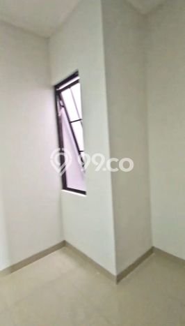 Rumah Luas Asri 2 KT Siap Huni di Green Lake City Jakarta Barat Rumah Luas Asri 2 KT Siap Huni di Green Lake City Jakarta Barat