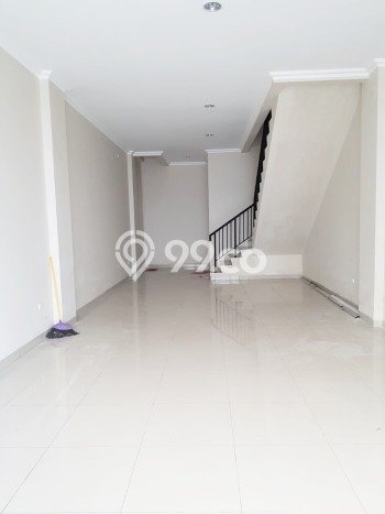 Ruko Bagus Dijual LB 236m2 Lokasi Strategis Jakarta Barat Area Cocok untuk Berbisnis Ruko Bagus Dijual LB 236m2 Lokasi Strategis Jakarta Barat Area Cocok untuk Berbisnis