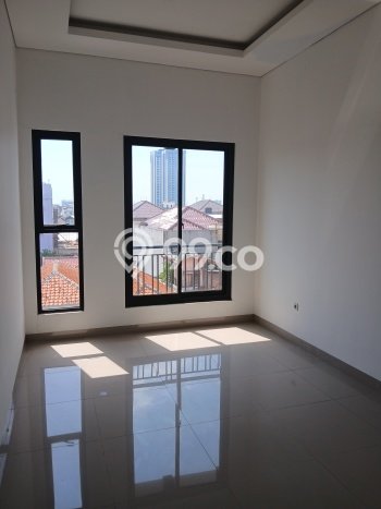 For Sale Rumah 3 Kamar Lokasi Ideal Bagus dan Strategis di Kebon Jeruk For Sale Rumah 3 Kamar Lokasi Ideal Bagus dan Strategis di Kebon Jeruk