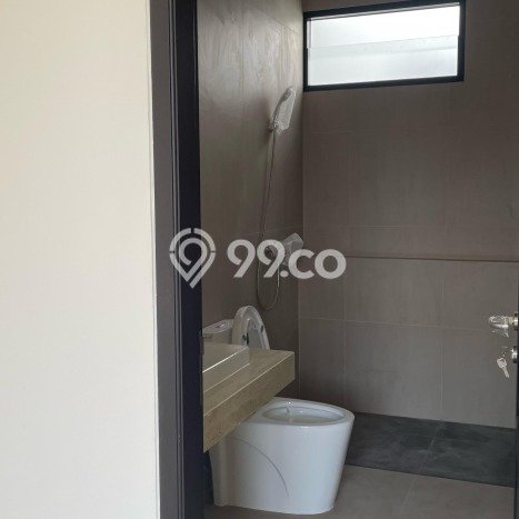 Hunian Mewah Siap Huni LT 135m2 di Cengkareng, Jakarta Barat Hunian Mewah Siap Huni LT 135m2 di Cengkareng, Jakarta Barat