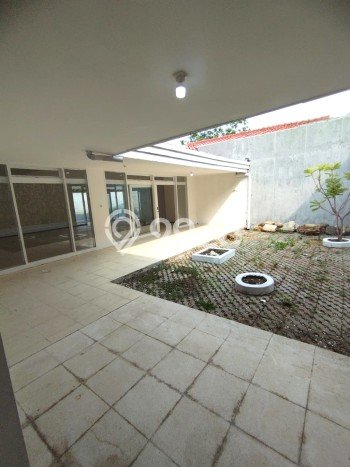 Siap Huni Hunian Elit 5 Kamar di Menteng Dekat ke Mana Saja Siap Huni Hunian Elit 5 Kamar di Menteng Dekat ke Mana Saja