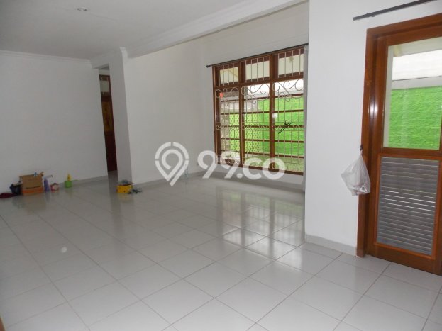Hunian Elit LB 180m2 Siap Pakai Desain Elegan di Bintaro, Tangerang Selatan Hunian Elit LB 180m2 Siap Pakai Desain Elegan di Bintaro, Tangerang Selatan