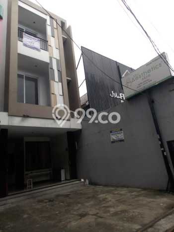 Ruko Disewa di Tangerang Selatan dengan LB 175m2 Area Komersial Ramai Ruko Disewa di Tangerang Selatan dengan LB 175m2 Area Komersial Ramai