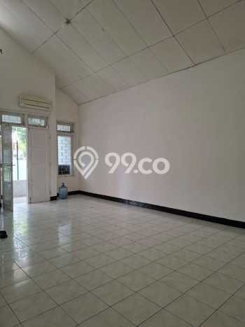 Rumah sewa siap huni 3 KT di Bintaro, Tangerang Selatan Rumah sewa siap huni 3 KT di Bintaro, Tangerang Selatan