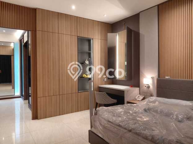 Rumah Mewah LB 450m2 Siap Huni Desain Elegan di Setra Duta, Bandung Rumah Mewah LB 450m2 Siap Huni Desain Elegan di Setra Duta, Bandung