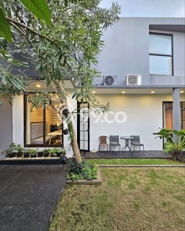 Dijual Rumah Luas Elegan Dengan View Eksklusif di Rempoa, Tangerang Dijual Rumah Luas Elegan Dengan View Eksklusif di Rempoa, Tangerang