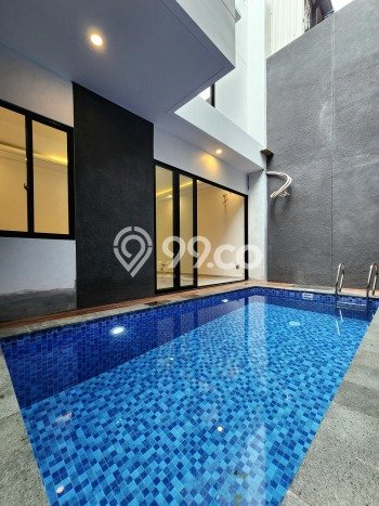 Rumah Mewah LB 260m2 Siap Huni Desain Elegan di Pondok Indah, Jakarta Selatan Rumah Mewah LB 260m2 Siap Huni Desain Elegan di Pondok Indah, Jakarta Selatan