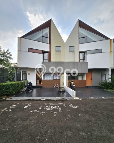 Dijual Rumah Luas Elegan Dengan View Eksklusif di Rempoa, Tangerang Dijual Rumah Luas Elegan Dengan View Eksklusif di Rempoa, Tangerang