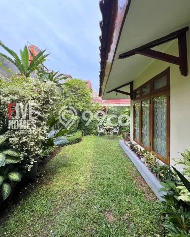 Rumah Mewah LB 300m2 Siap Pakai Desain Elegan di Sektor 9-Bintaro, Tangerang Selatan Rumah Mewah LB 300m2 Siap Pakai Desain Elegan di Sektor 9-Bintaro, Tangerang Selatan