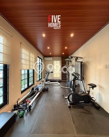 Rumah Mewah LB 1200m2 Siap Huni Desain Elegan di Kemang, Jakarta Selatan Rumah Mewah LB 1200m2 Siap Huni Desain Elegan di Kemang, Jakarta Selatan